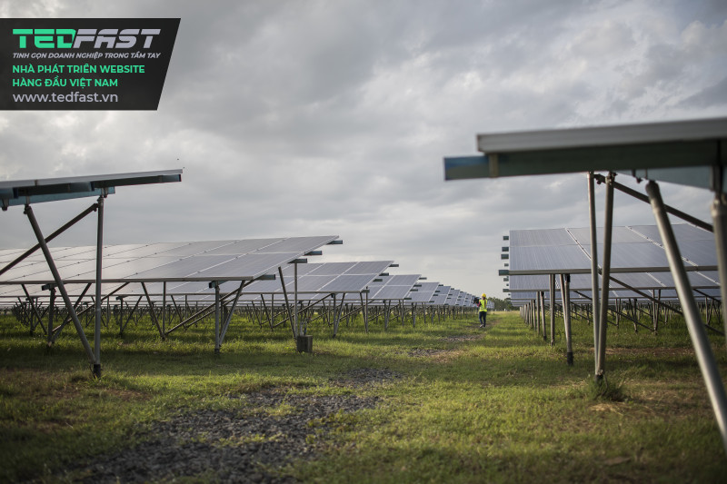 Hình ảnh pin năng lượng nông trại trạm năng lượng thay thế từ mặt trời